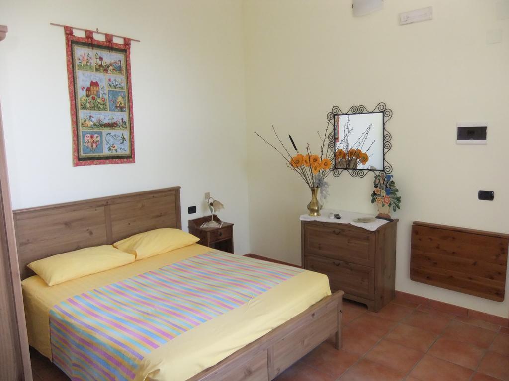 Agriturismo Fiori D'Arancio Palagiano Værelse billede
